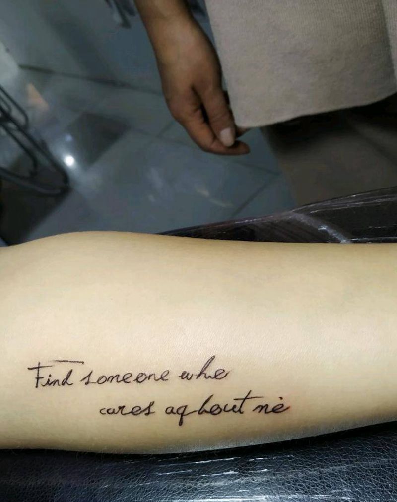 清新英文纹身图片_手臂花体字纹身图案