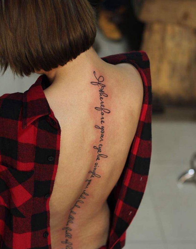 后背字母纹身图片_成品背部清新字符纹身图案