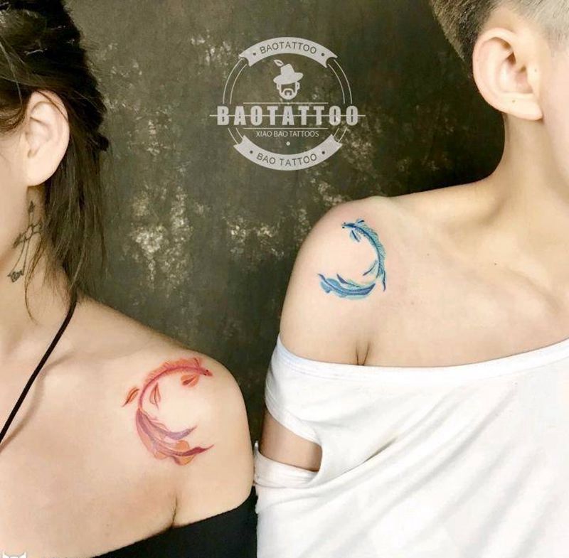 鱼纹身图片_肩部清新成品纹身图案