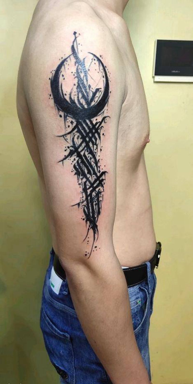 欧美花体字纹身图片_手臂图腾花体字纹身图案