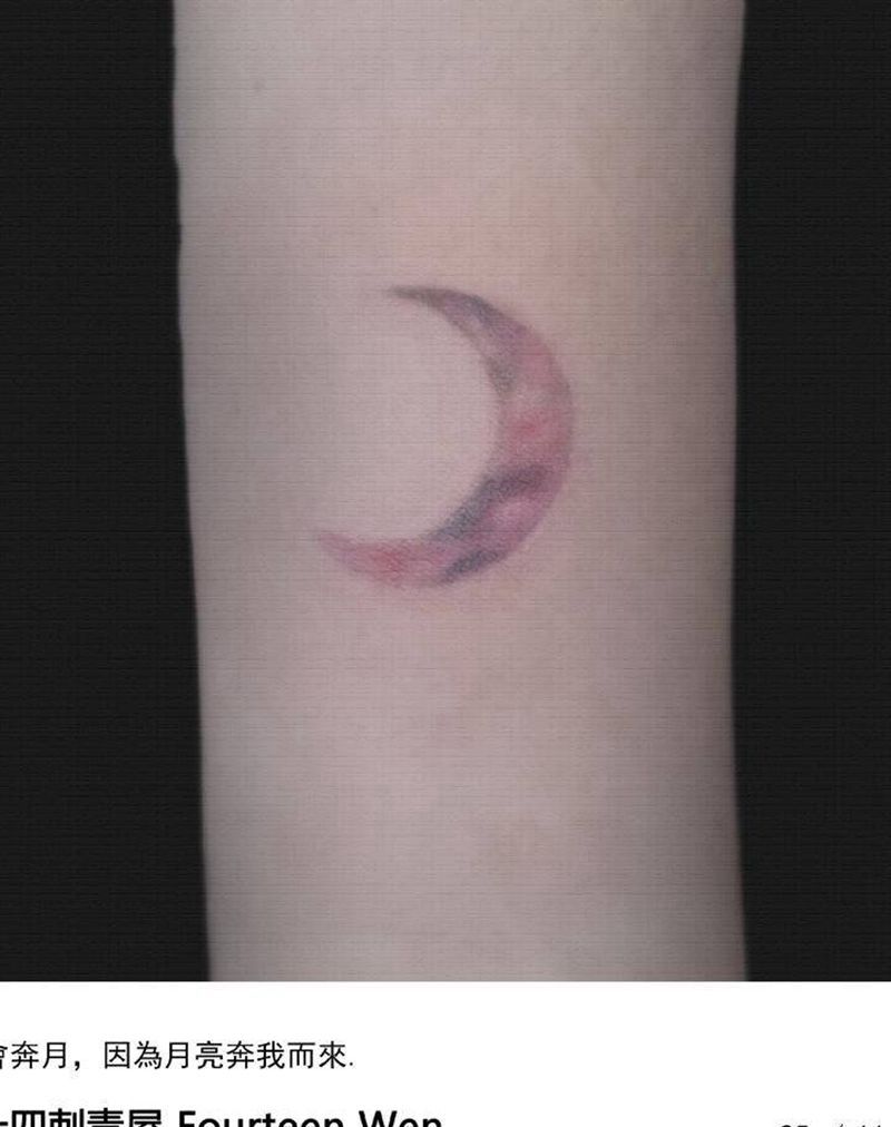 月亮纹身图片_水彩纹身图案