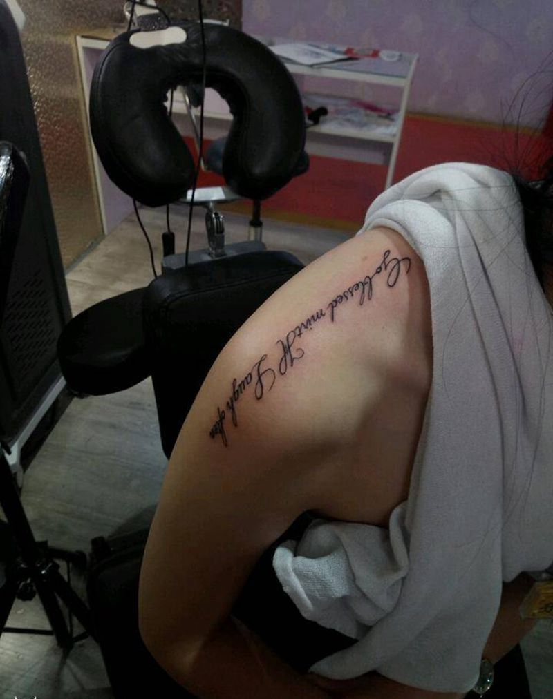 肩头英文纹身图片_肩部清新字符成品纹身图案