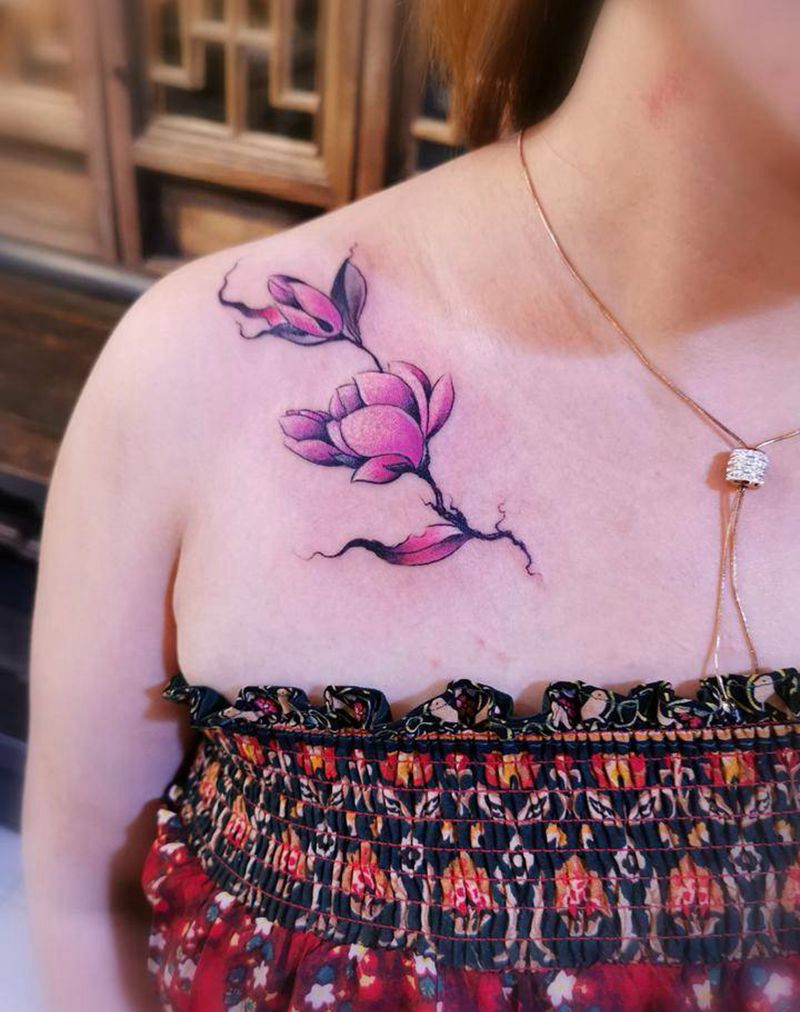 锁骨小花纹身图片_肩部水彩纹身图案