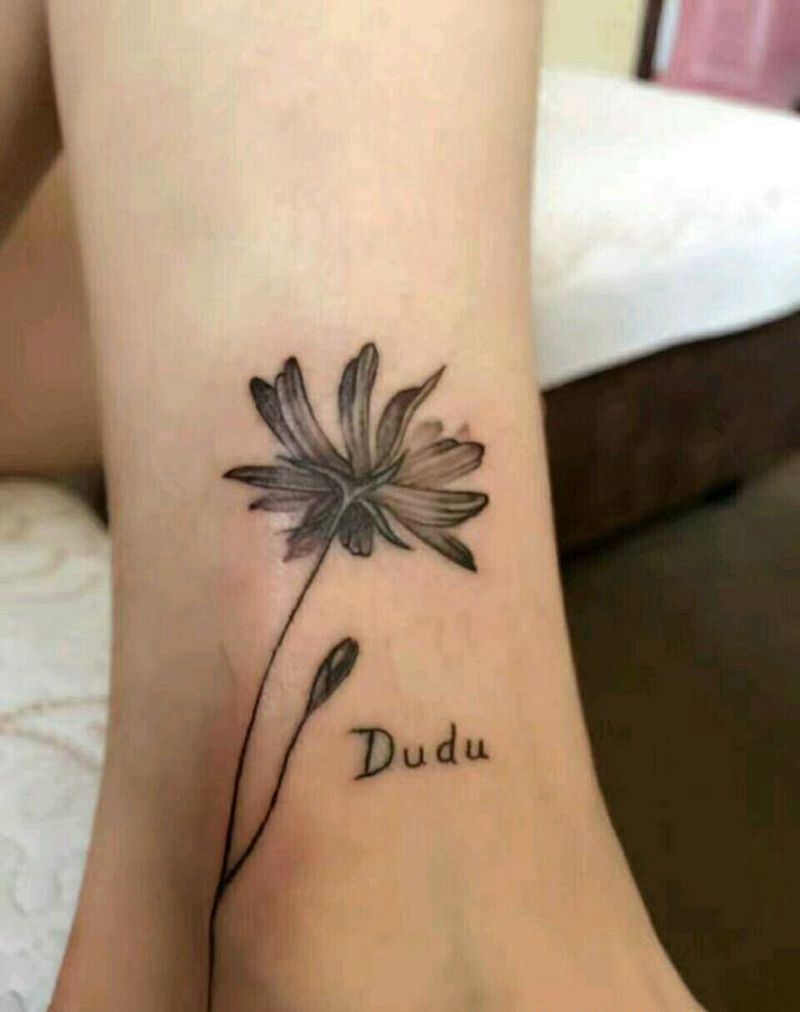 小野菊纹身图片_腿部脚部清新植物成品纹身图案