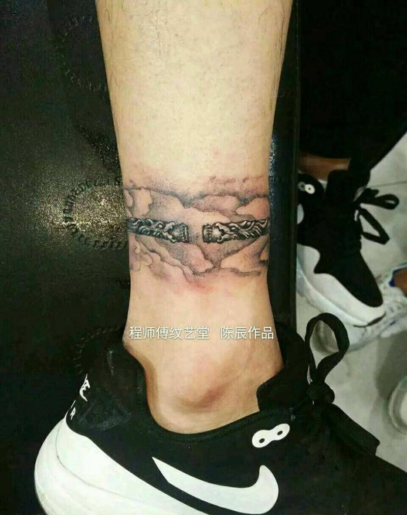 金箍棒脚链纹身图片