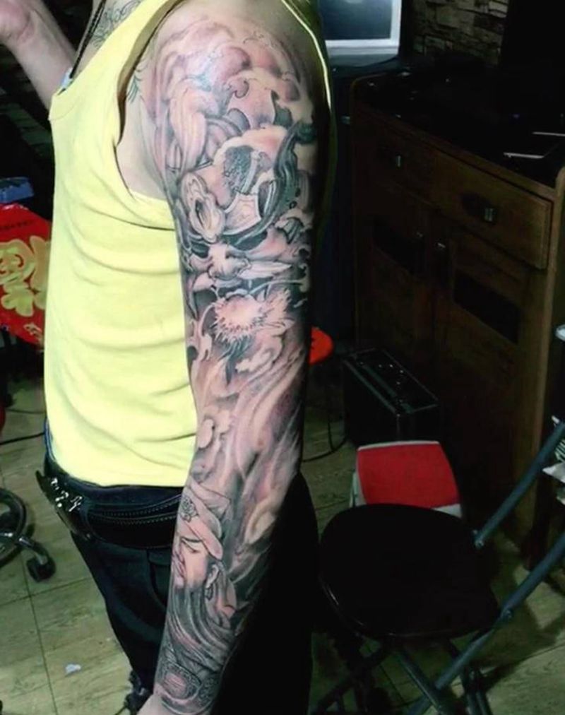 花臂纹身图片_臀部纹身图案