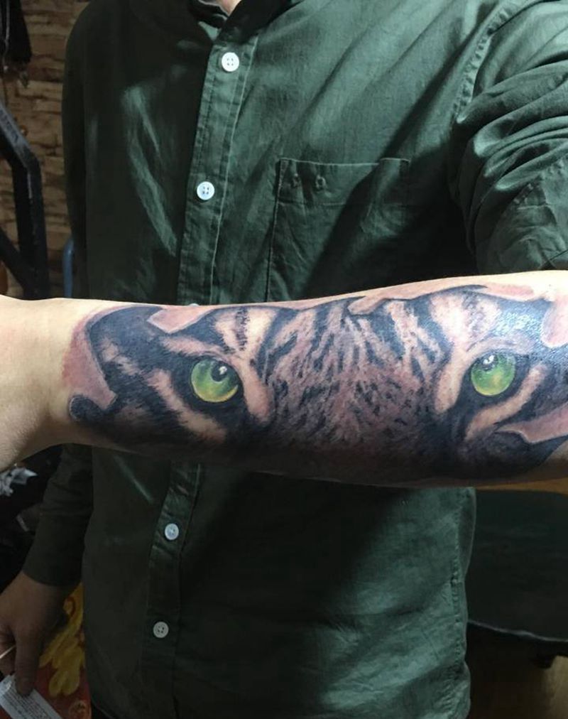 老虎纹身图片_臀部纹身图案