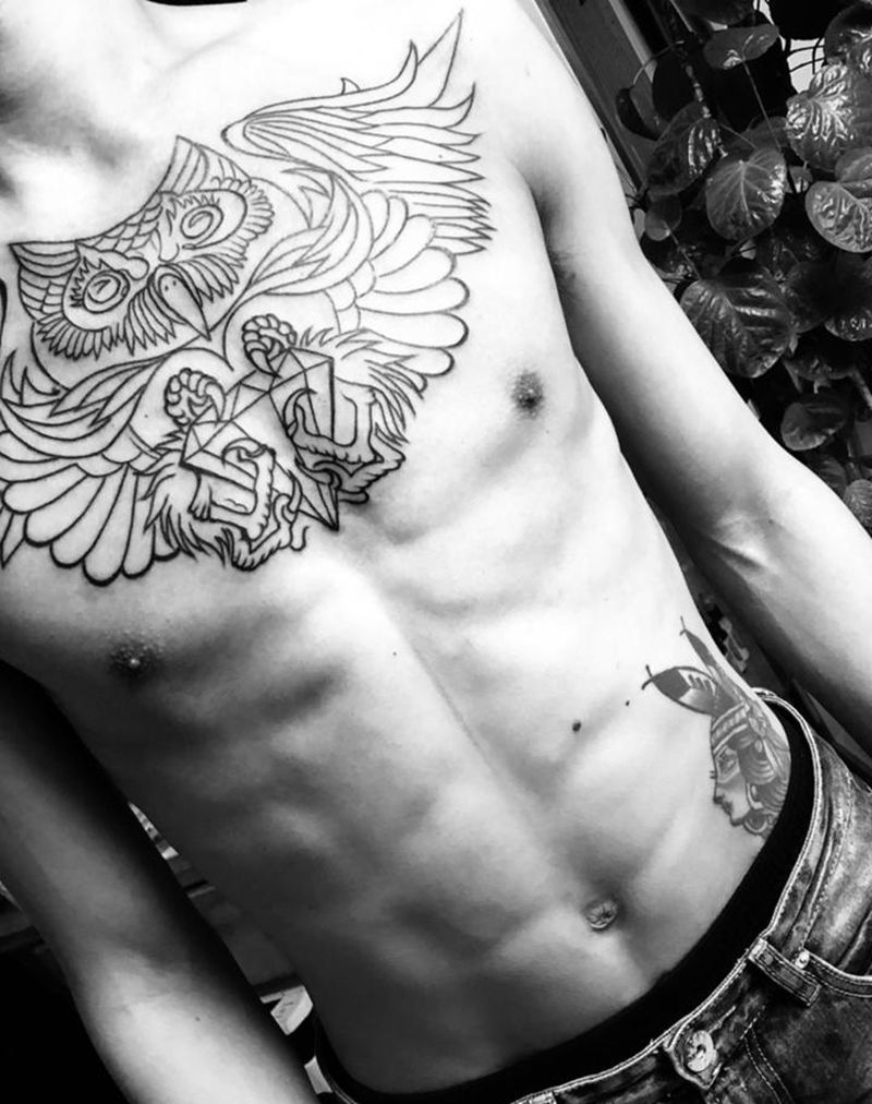 未完 花胸纹身图片_胸部Old School纹身图案