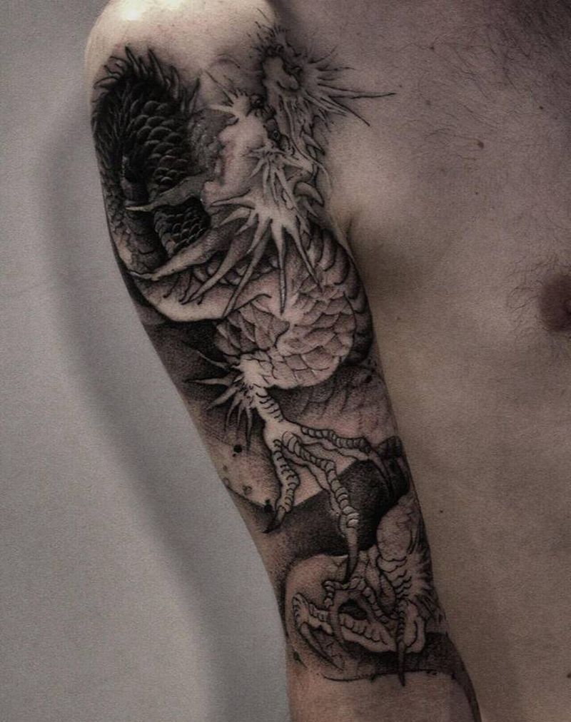 龙纹身图片_手臂新传统老传统纹身图案