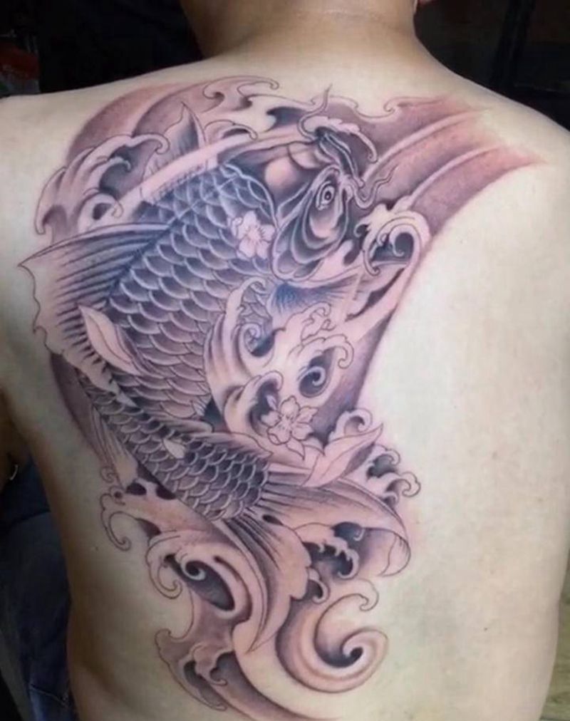 鲤鱼纹身图片_新传统纹身图案