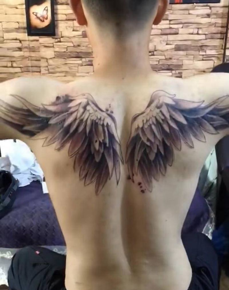 翅膀纹身图片_新传统纹身图案