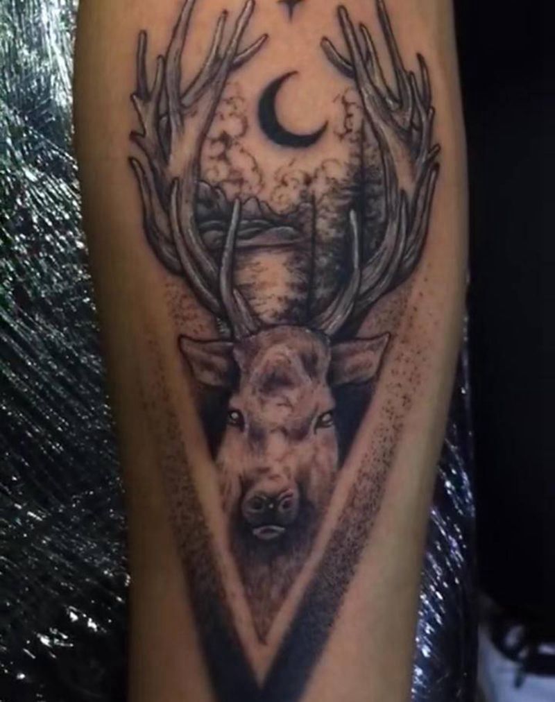 福鹿纹身图片_点刺纹身图案