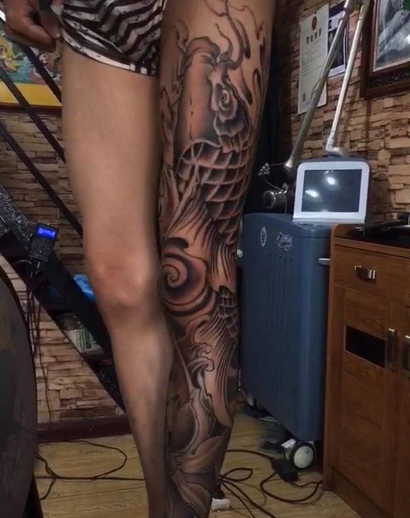 花腿在纹身图片_新传统纹身图案