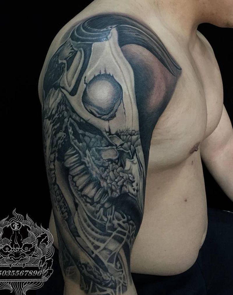 牛头纹身图片_手臂欧美写实牛头骷髅强森纹身图案