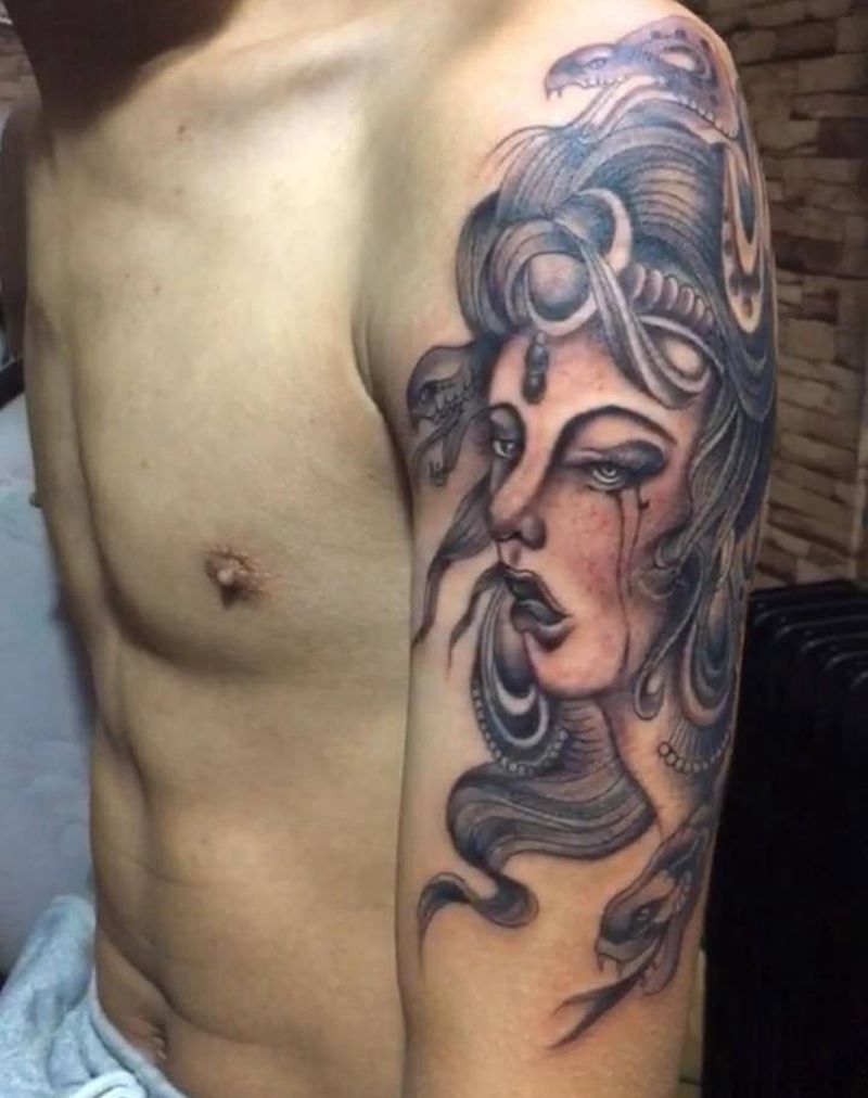 美杜莎纹身图片_欧美写实纹身图案