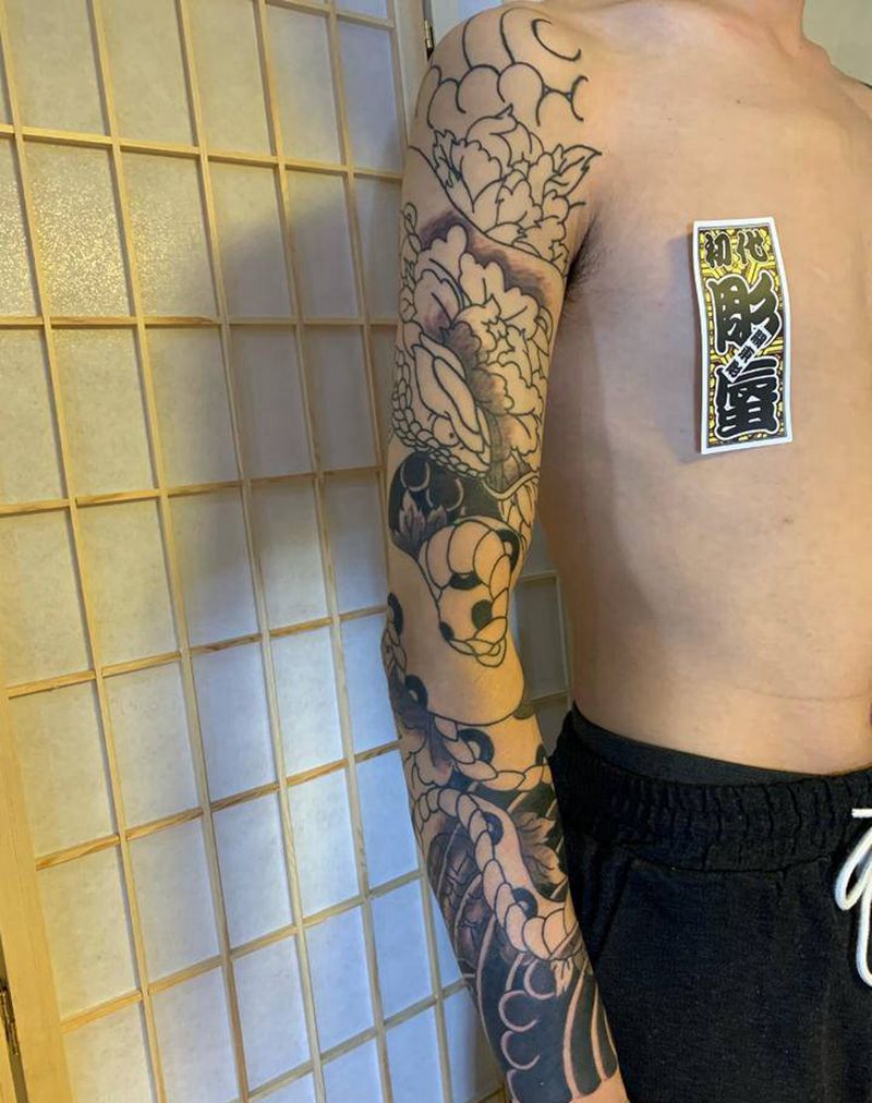 牡丹蛇花臂一点进度纹身图片_手臂手部老传统纹身图案