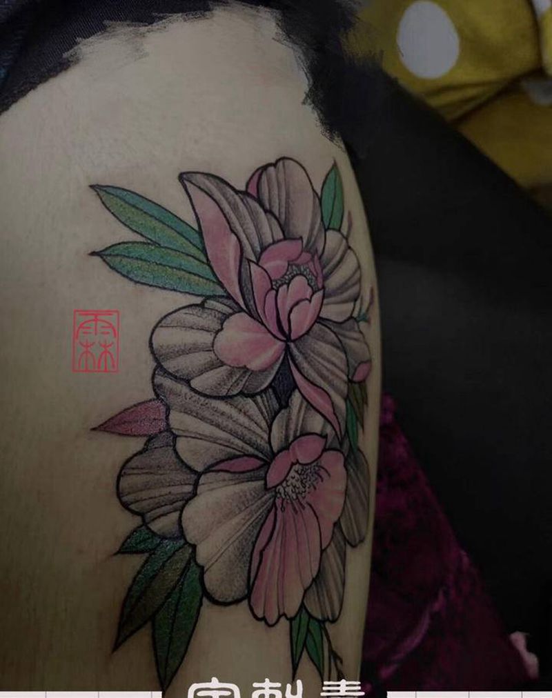 素花纹身图片_臀部纹身图案