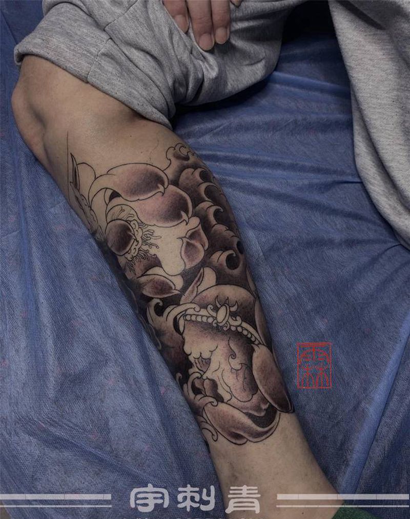 腿纹身图片_新传统纹身图案
