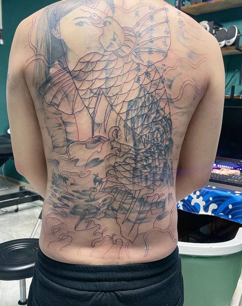 老传统满背鱼遮盖纹身图片_背部老传统纹身图案