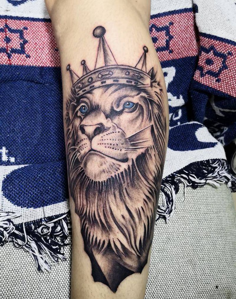 狮王纹身图片_腿部纹身图案