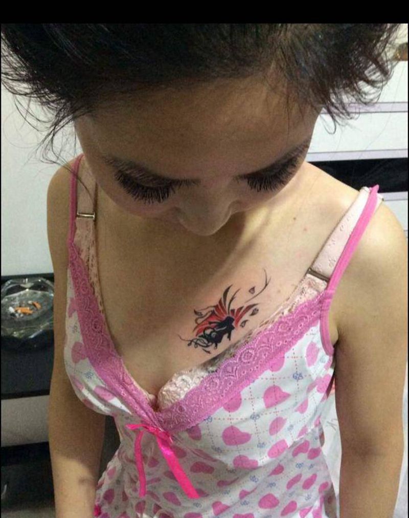 天使纹身图片_胸部纹身图案