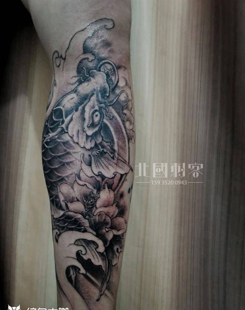 鳌鱼纹身图片_腿部新传统老传统鳌鱼鲤鱼小腿鱼纹身图案