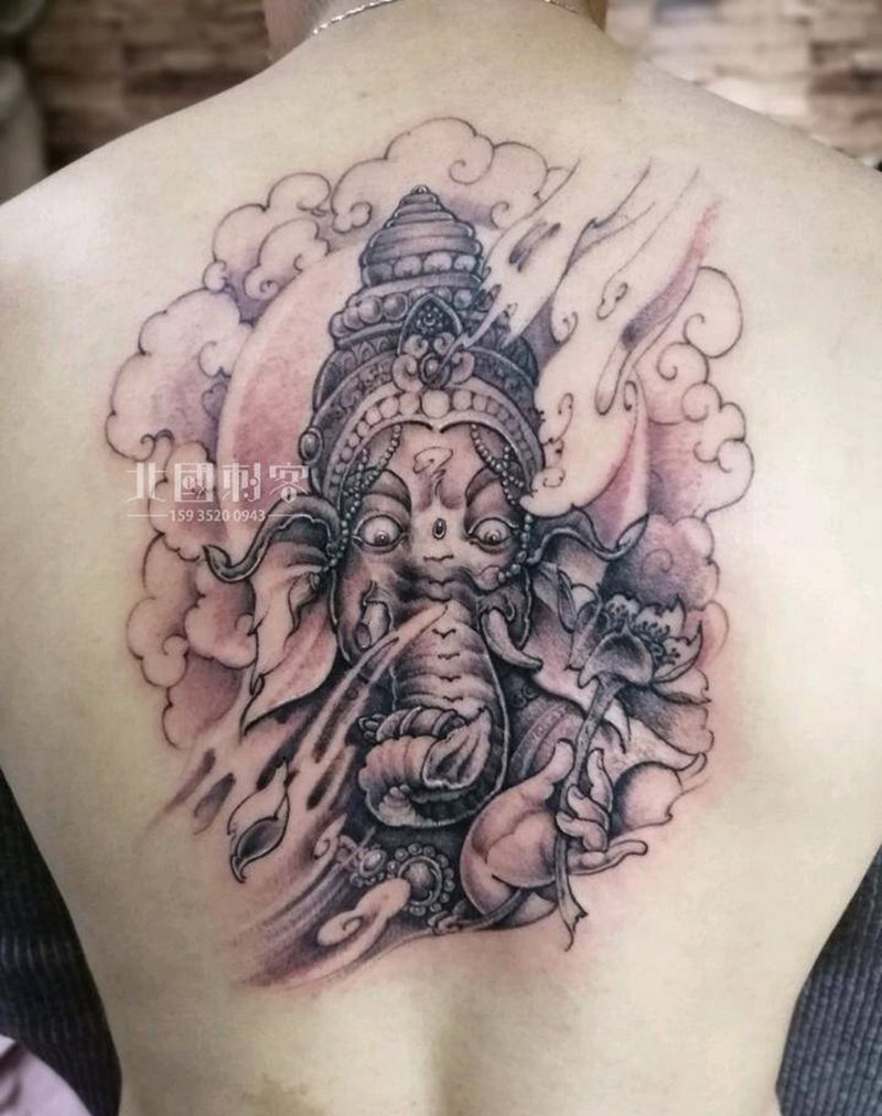 象神纹身图片_背部肩部老传统新传统象神纹身图案