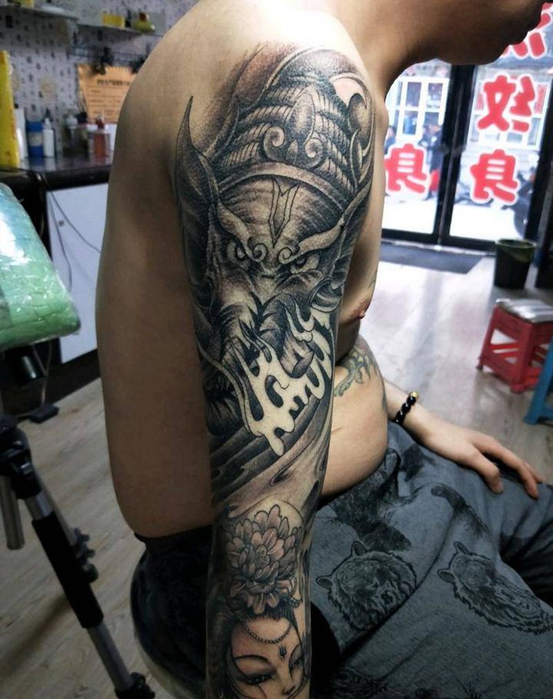 花旦象神花臂纹身图片