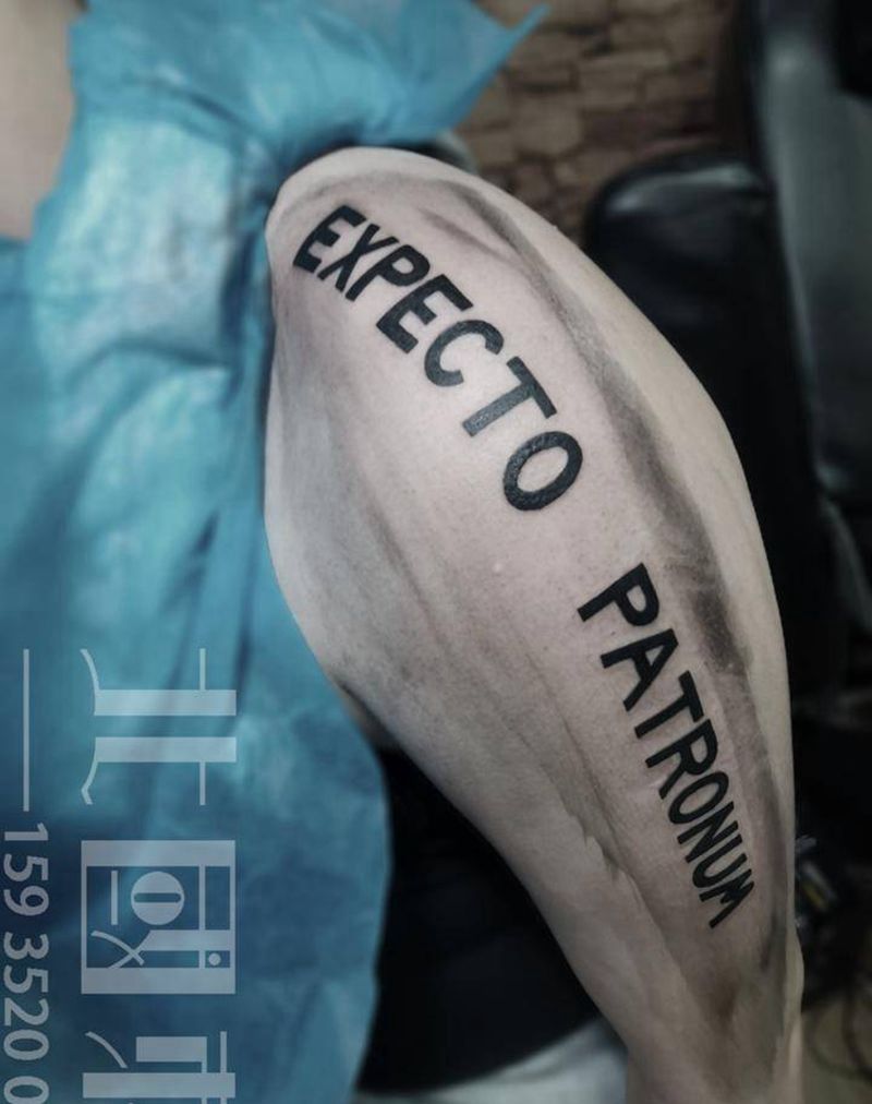 英文纹身图片_几何点刺纹身图案