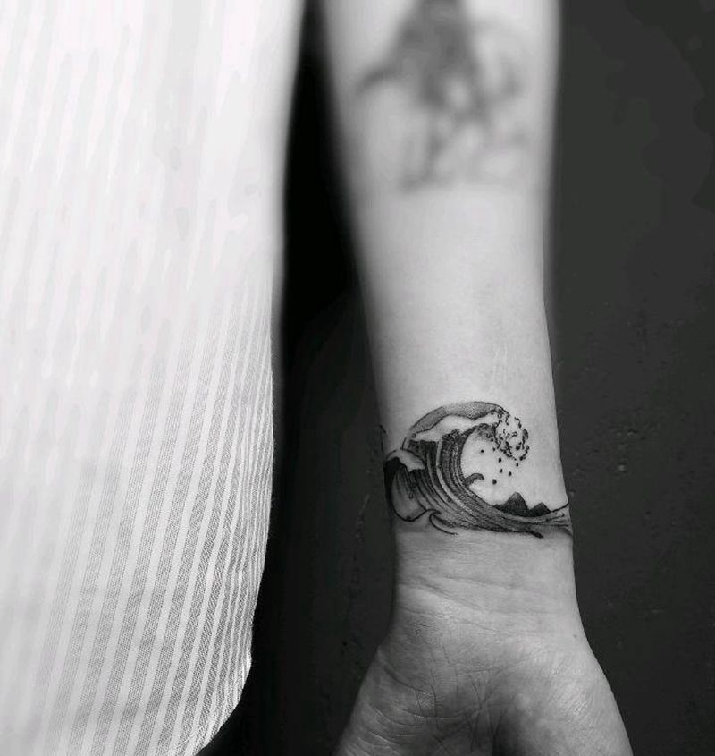 海浪 浪花纹身图片_手臂清新原创遮盖成品手稿纹身图案