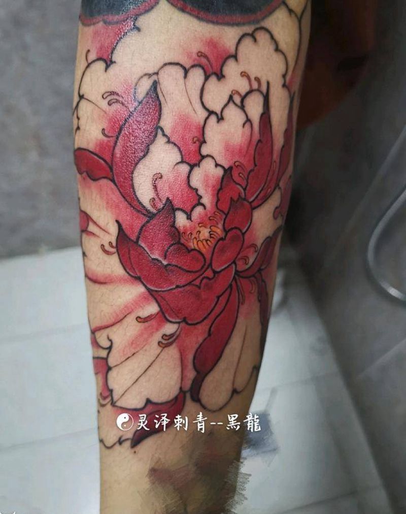 手绘新传统牡丹纹身图片_手臂肩部新传统牡丹花纹身图案