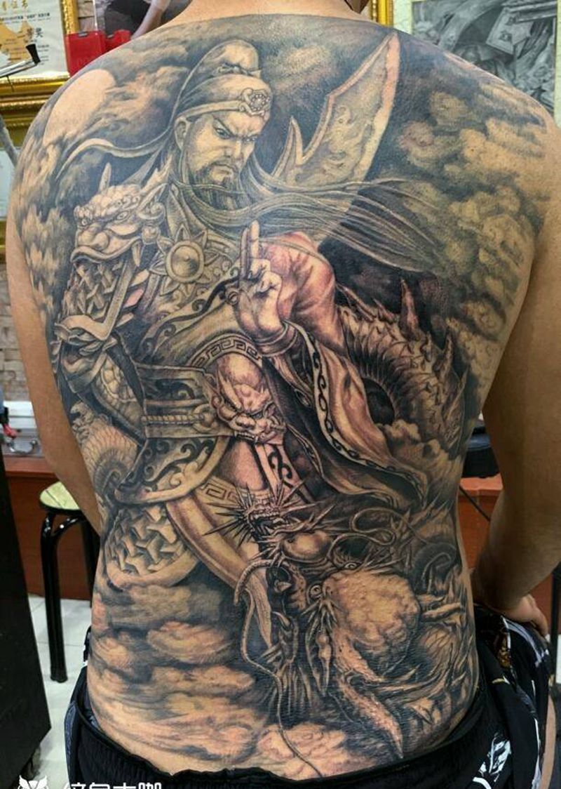 满背关公纹身图片_背部新传统纹身图案