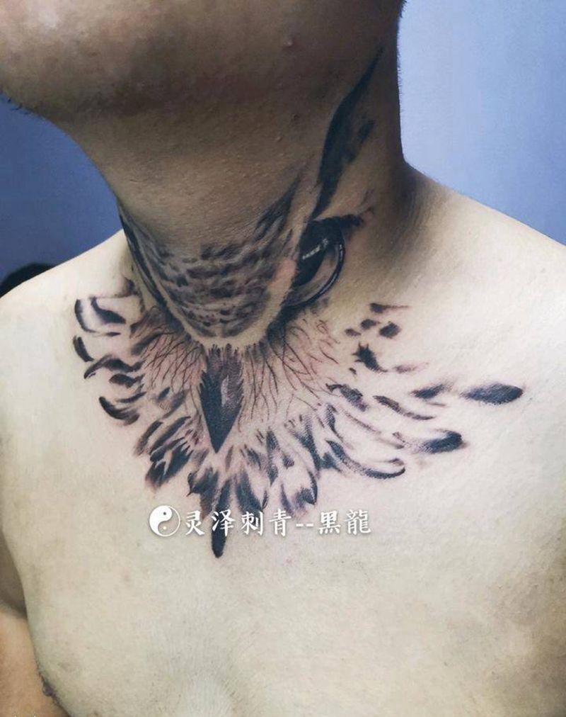 写实猫头鹰纹身图片_颈部欧美写实猫头鹰纹身图案