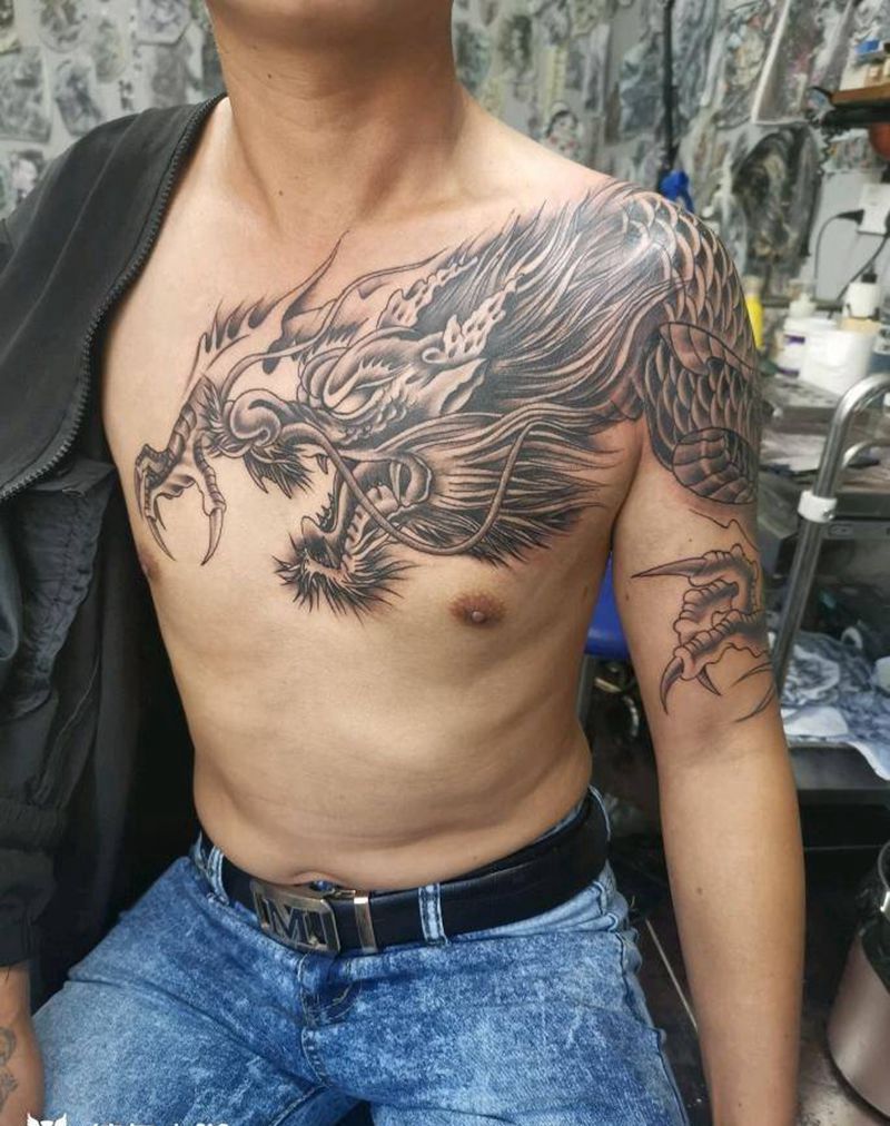 过肩龙纹身图片_肩部纹身图案