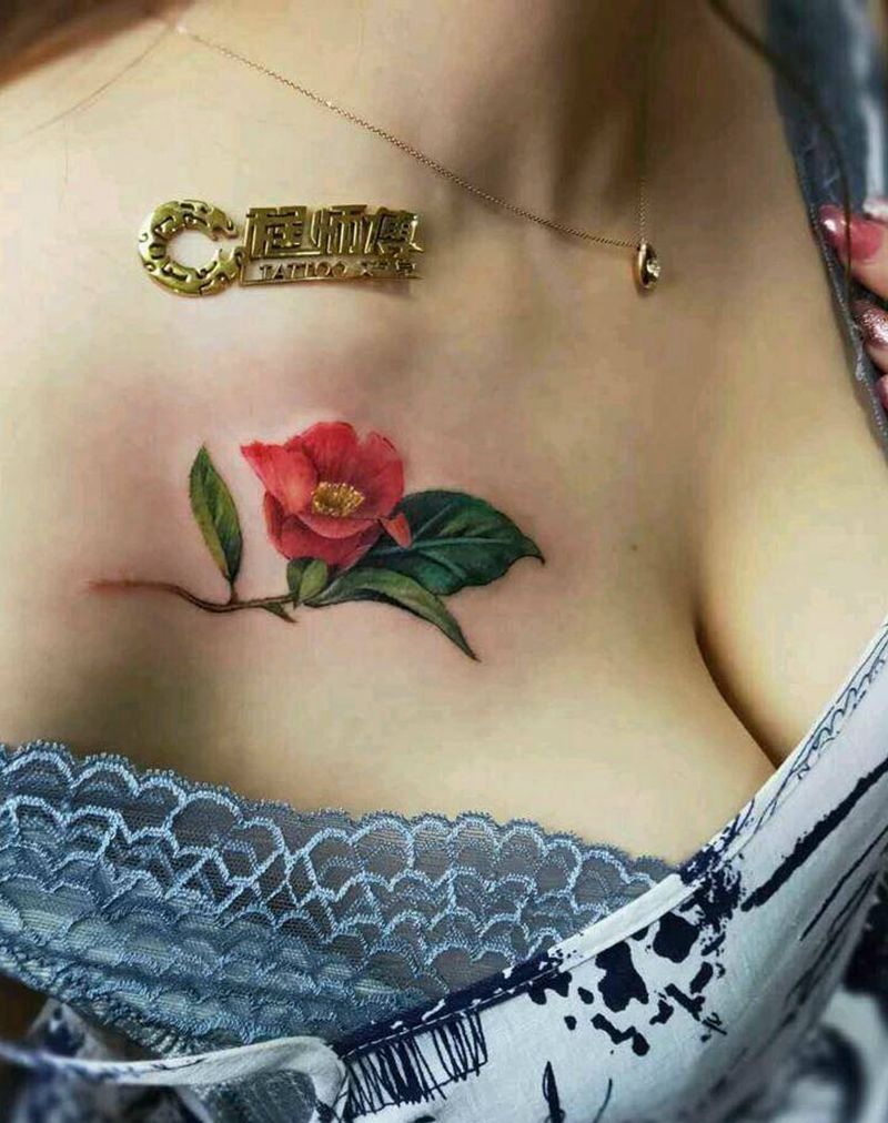 花纹身图片_胸部纹身图案