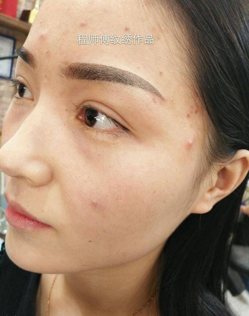 绒雾眉纹身图片