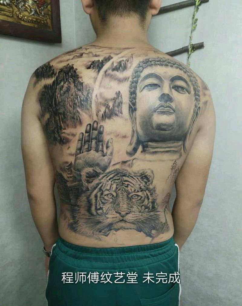 满背佛未完成纹身图片