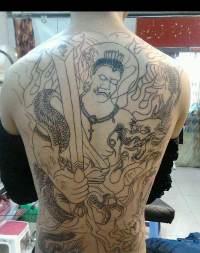 明王线条纹身图片