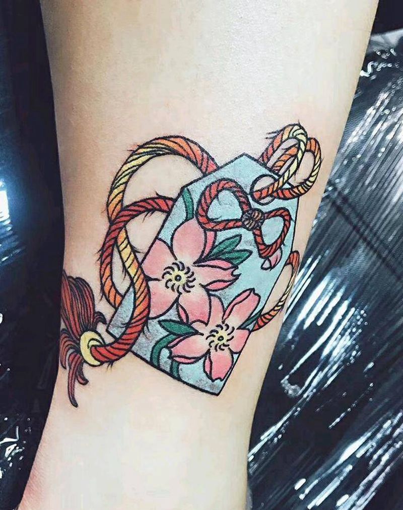 花牌 香囊 福袋纹身图片_腿部习俗清新彩色成品纹身图案