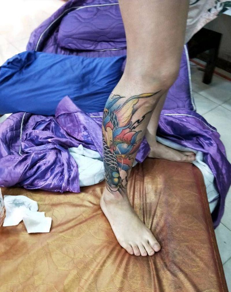 彩色鲤鱼纹身图片