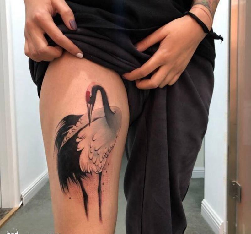 鹤鹤纹身图片_腿部老传统水墨纹身图案