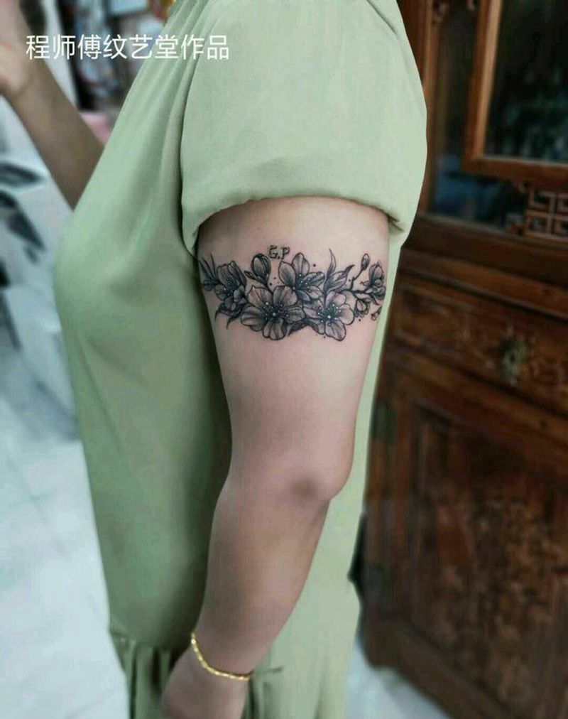 素花纹身图片_手臂新传统纹身图案