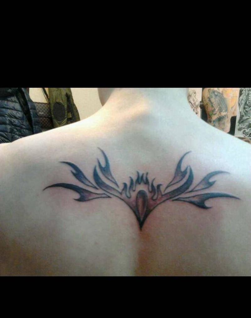 图腾纹身图片_颈部纹身图案