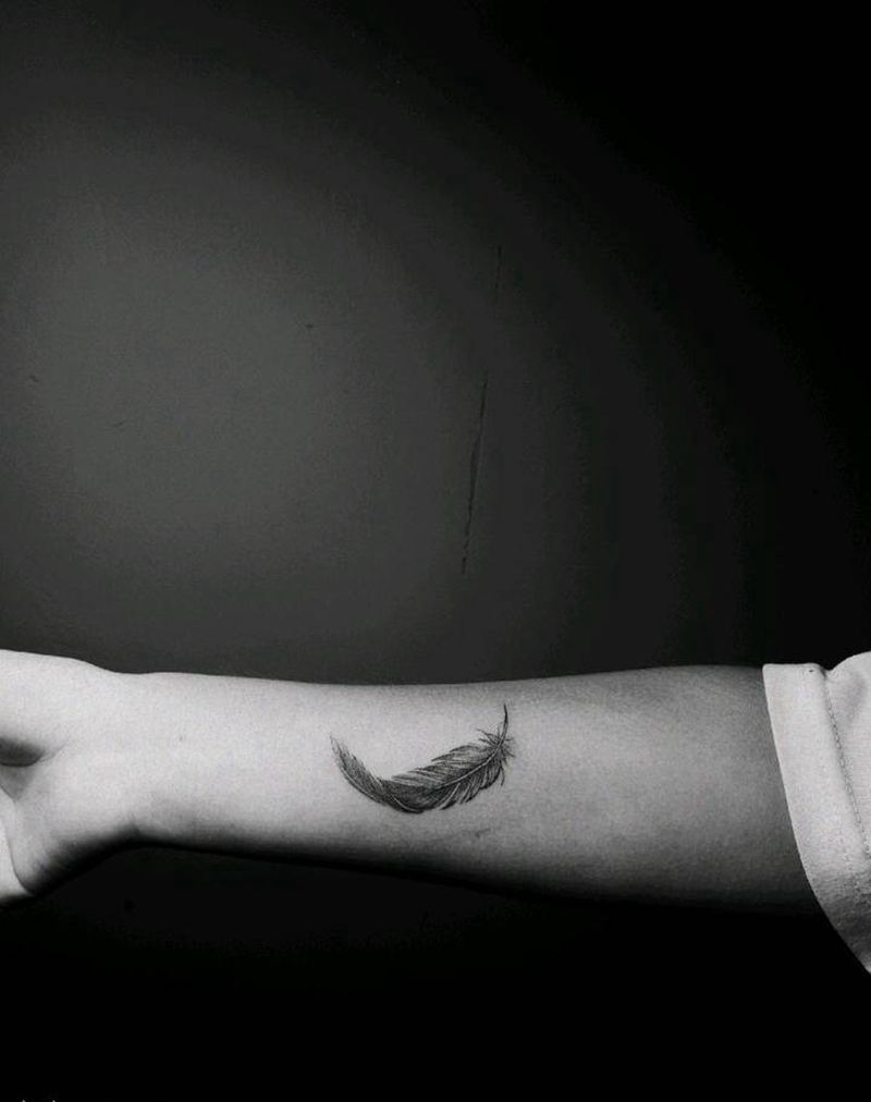 羽毛纹身图片_手臂纹身图案