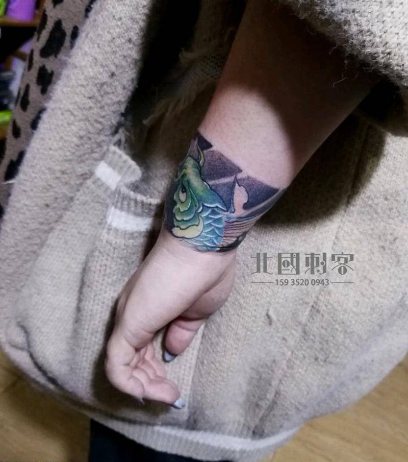 臂环纹身图片_手臂手部新传统老传统遮盖臂环圆针纹身图案