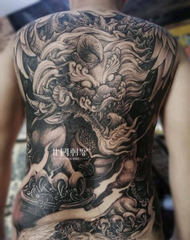 貔貅纹身图片_背部老传统新传统满背貔貅貔貅纹身图案