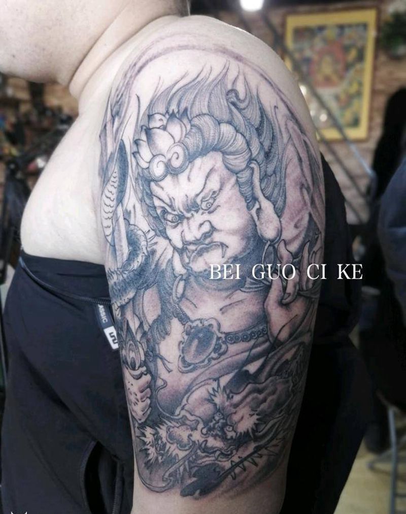 不动明王纹身图片_手臂肩部新传统老传统纹身图案