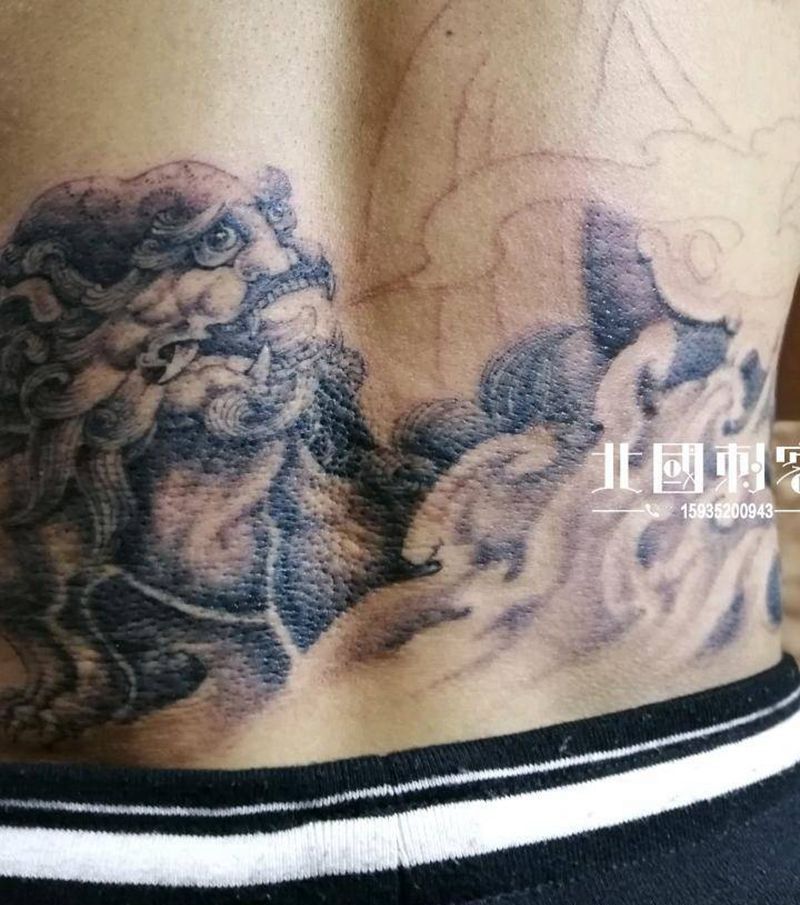 文殊菩萨坐骑纹身图片_背部臀部新传统老传统纹身图案