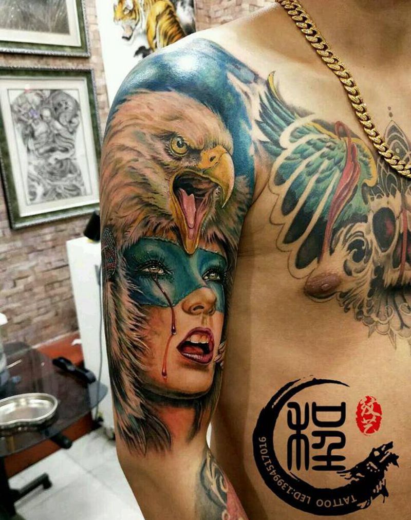 欧美鹰女纹身图片