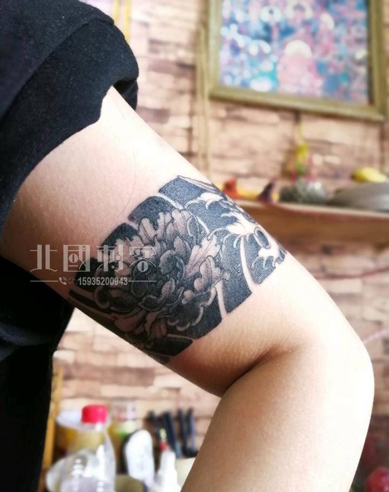 日式臂环纹身图片_手臂手部老传统新传统臂环板雾纹身图案